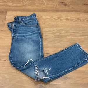 Classic 501 Levi's Blue Distressed Women's Straight Leg Jeans 💙💙